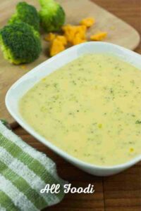 Healthy broccoli cheese soup