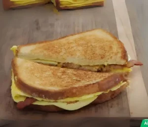 Bacon egg and cheese sandwich recipe