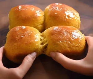 Soft & Pillowy Pumpkin Bread Rolls